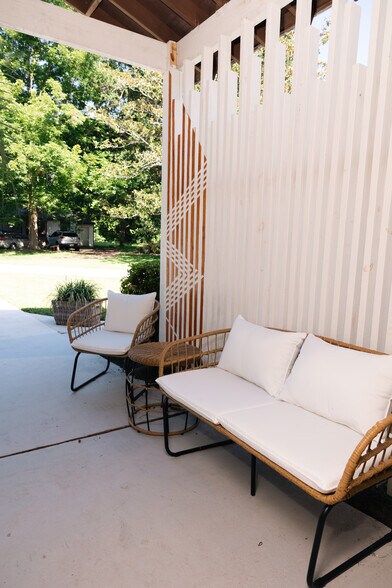 Building Photo - 1585 Secessionville Rd