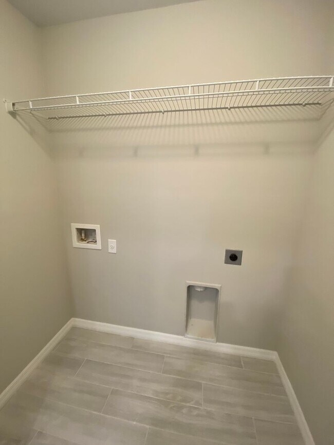 Building Photo - House for rent