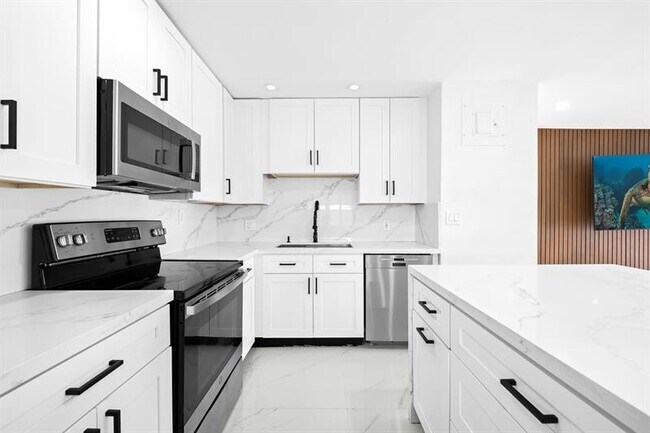 Building Photo - 865 NE 23rd Terrace