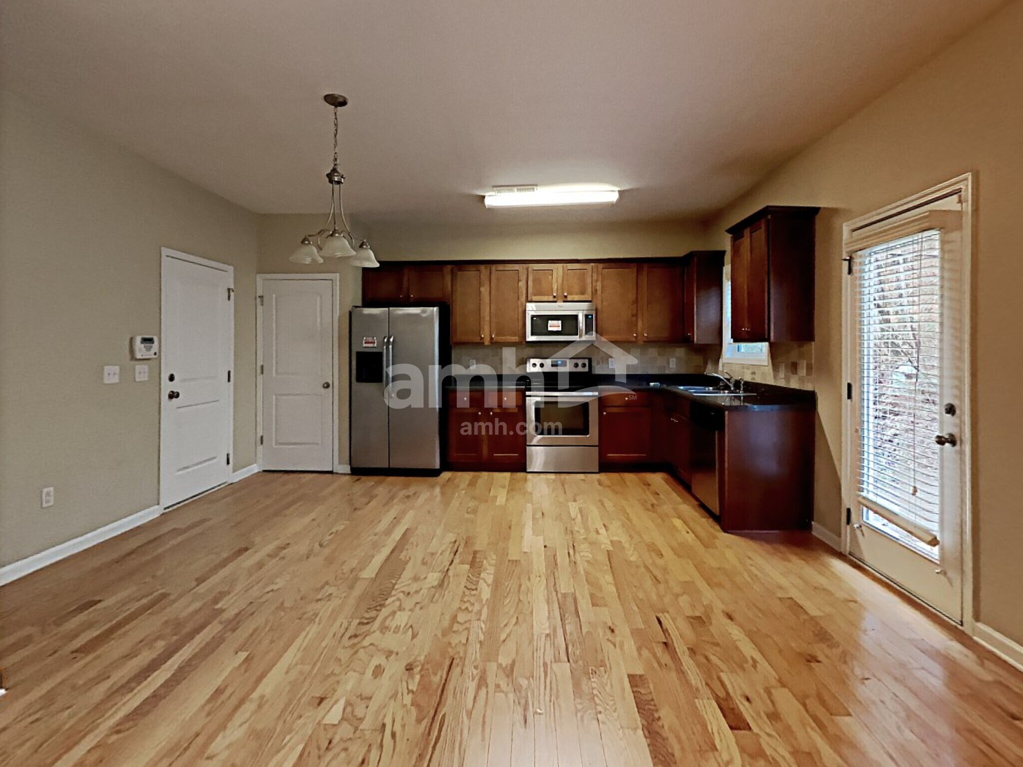 Building Photo - 507 Round Rock Trl