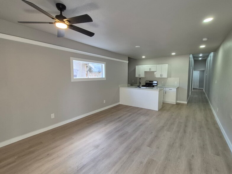 Building Photo - 2209 Gano St