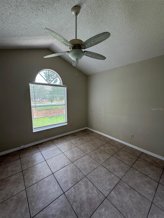 Building Photo - 1025 Kelly Creek Cir