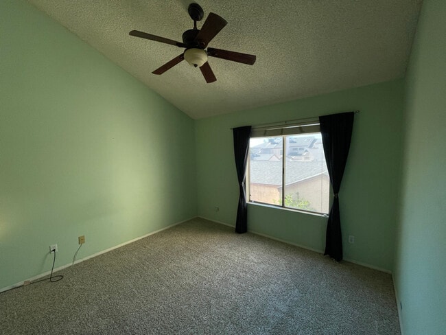 Building Photo - 3211 E Lavey Ln