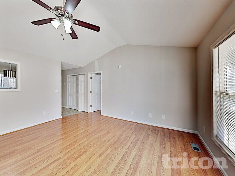 Building Photo - 1237 Woodbriar St