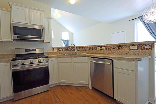 Building Photo - 5595 Eagle River Dr