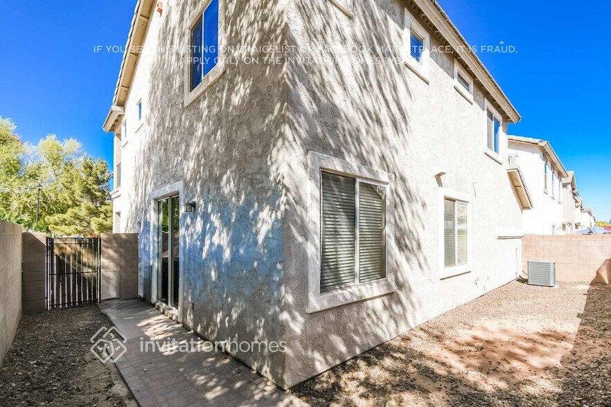 Building Photo - 4201 E Carla Vista Dr