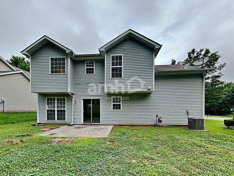 Building Photo - 1317 Charidge Ln