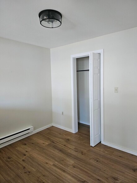 Building Photo - 43 W Main St