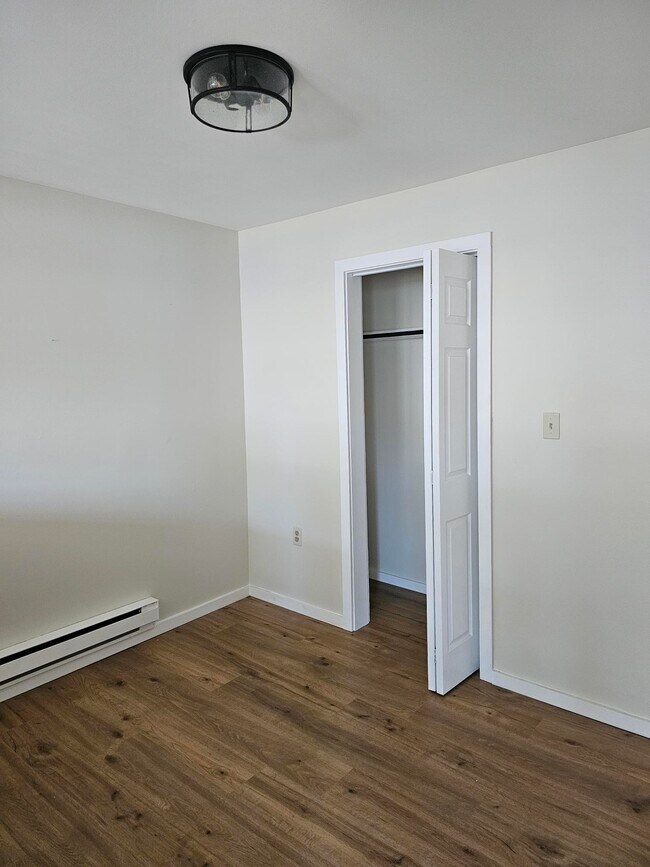 Building Photo - 43 W Main St