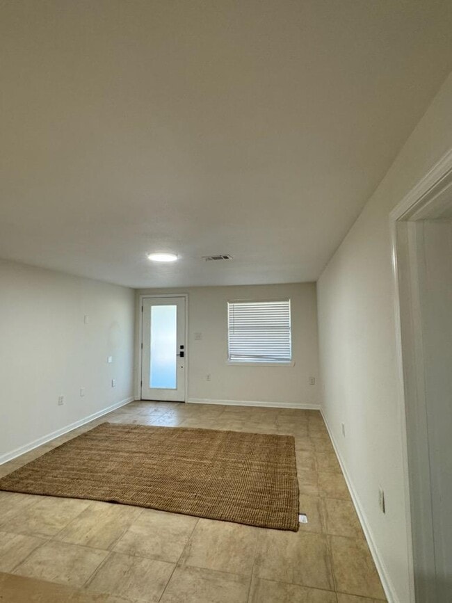 Building Photo - 12 Concordia Blvd