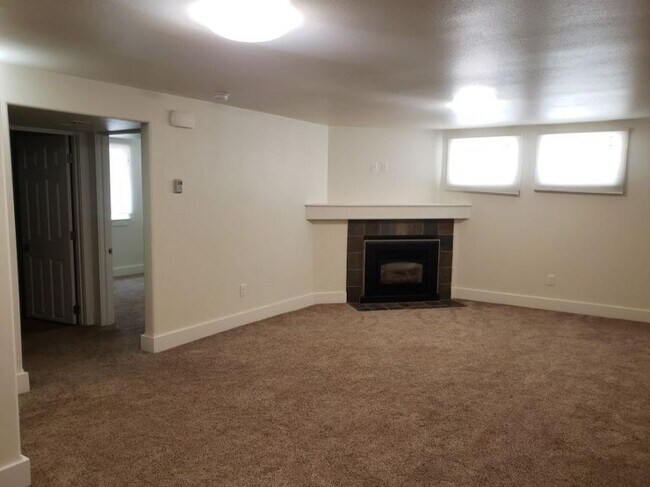 Building Photo - 3 bedroom in Billings MT 59102