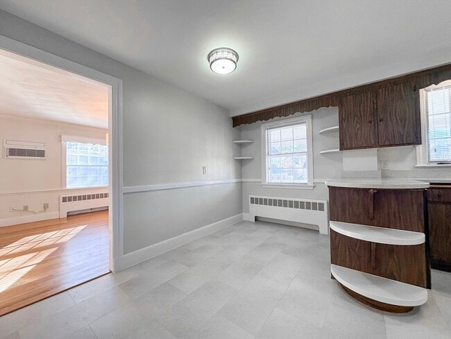 Building Photo - 40 Walter St