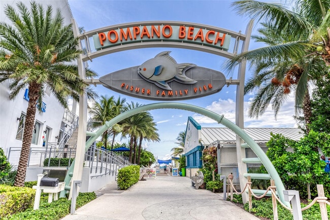 Building Photo - 2605 Bay Dr