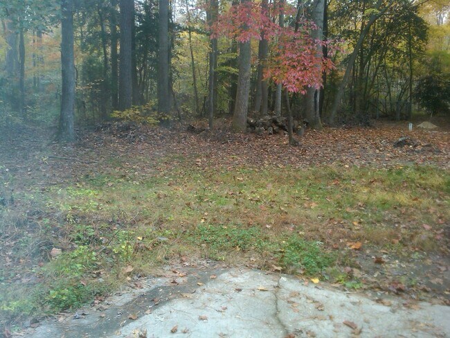 Building Photo - 4852 Rosewell Dr