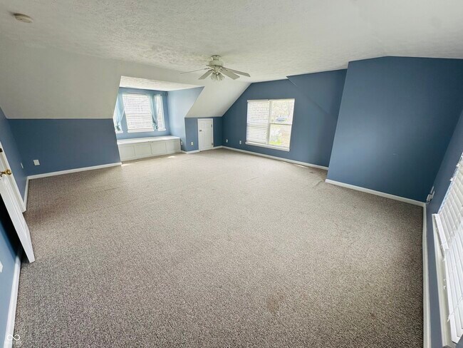 Building Photo - 6932 Thousand Oaks Ln
