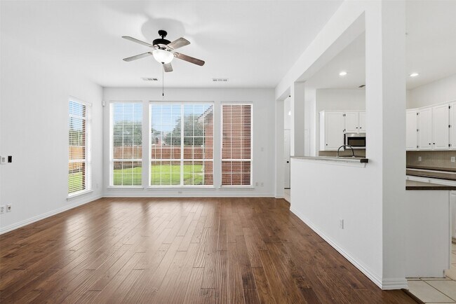 Building Photo - 3221 Corning Dr