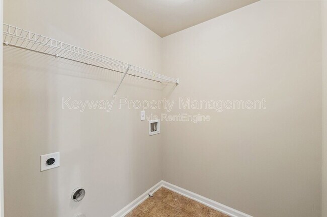 Building Photo - 6017 Reynolds Cir