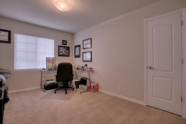 Building Photo - 4613 Springview Dr