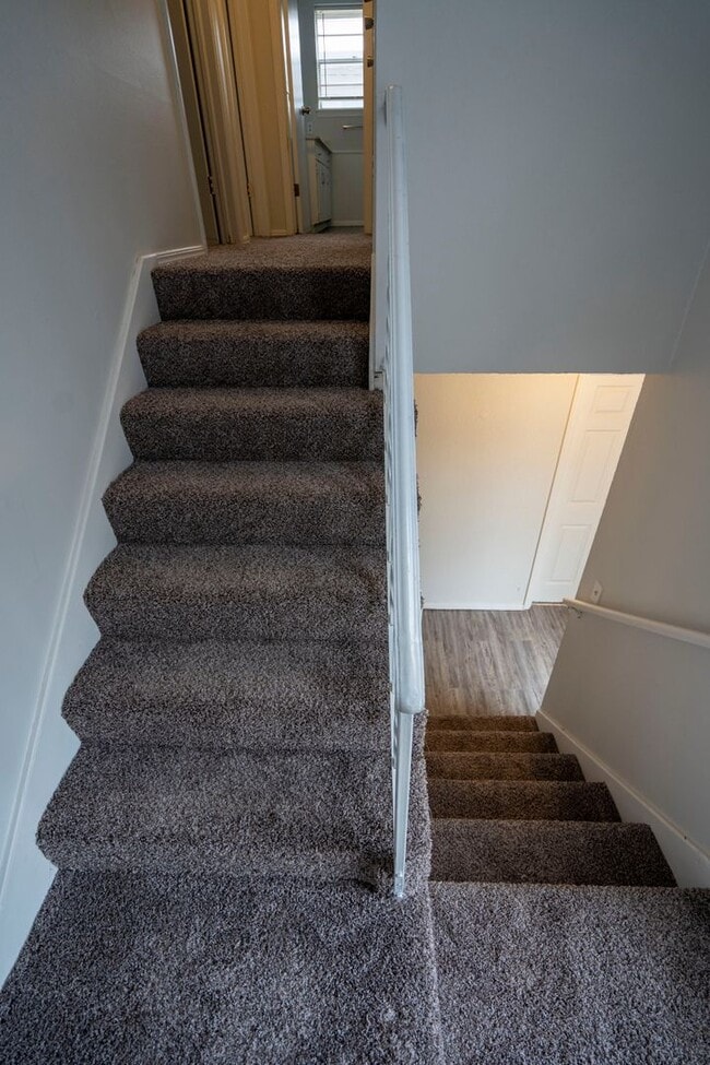 Building Photo - Spacious, Updated & Cute Home Near Lake Hefner in Close Proximity to Shopping & Dining