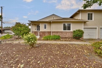 Building Photo - 5400-5402 Folsom Blvd
