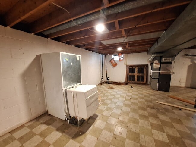 Building Photo - 3 bedroom home in Southfield with sprawlin...
