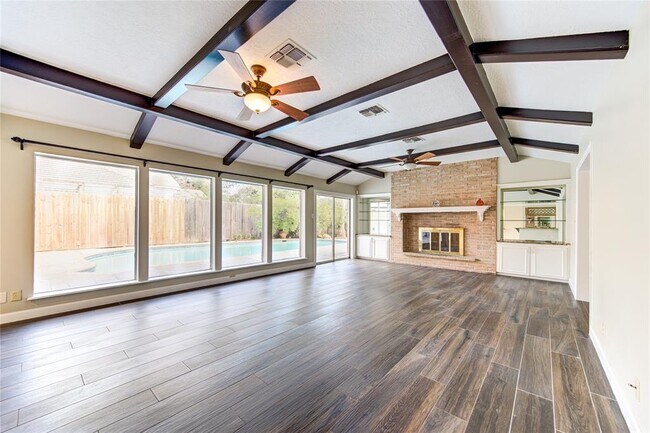 Building Photo - 11024 Riverview Dr