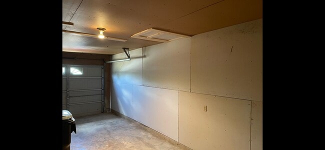 Building Photo - 306 Sun Flower Dr