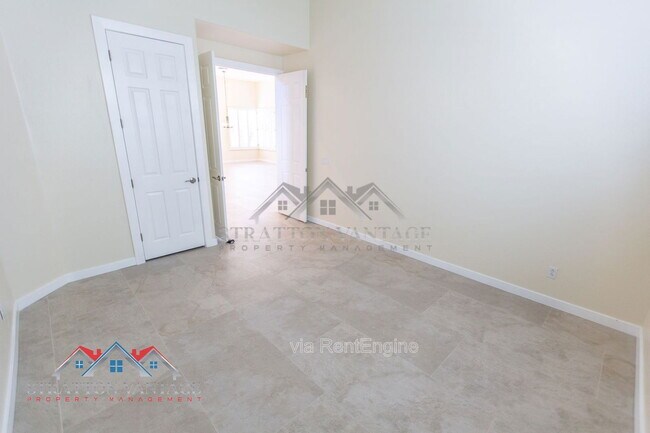 Building Photo - 9562 E Cavalry Dr