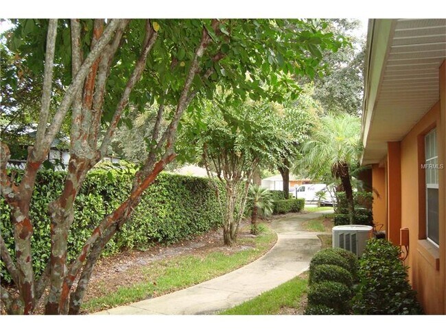 Building Photo - 4864 Tangerine Ave