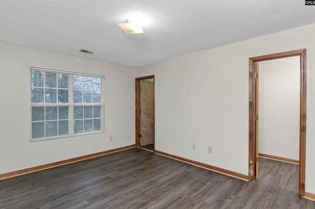 Building Photo - 122 Hazelwood Ct