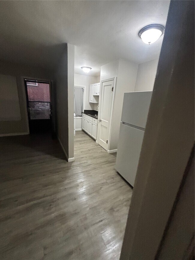 Building Photo - 4025 Hydraulic Ave