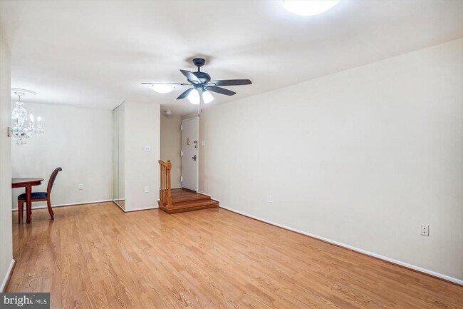 Building Photo - 401 Christopher Ave