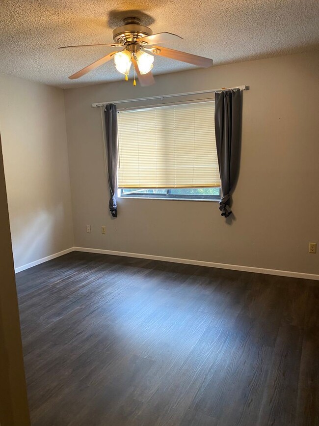 Building Photo - 2 br, 2.5 bath House - 12130 PEPPERDINE PL