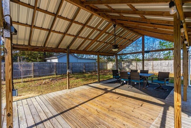 Building Photo - 389 Livingston Dr