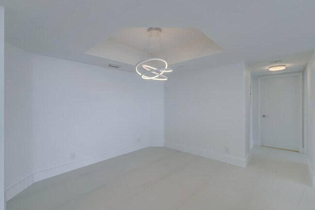 Building Photo - 3640 Yacht Club Dr