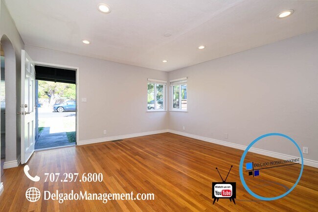Building Photo - Enjoy Benicia living in this recently upgr...