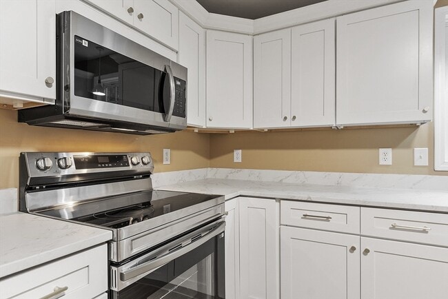 Building Photo - 72 Patterson Rd