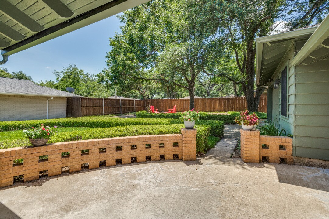 Building Photo - 4219 Briar Creek Ln