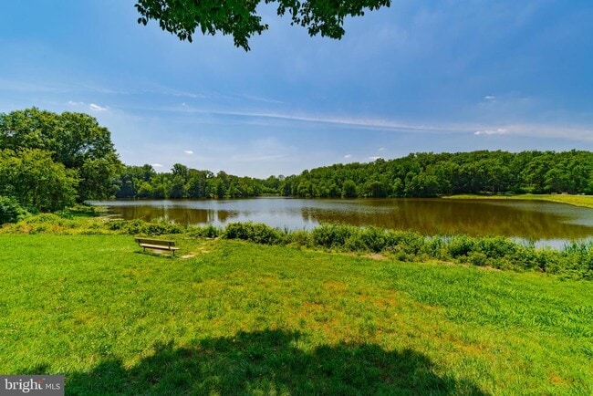 Building Photo - 6012 Westchester Park Dr