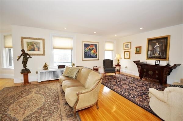 Building Photo - 1768 Beacon St