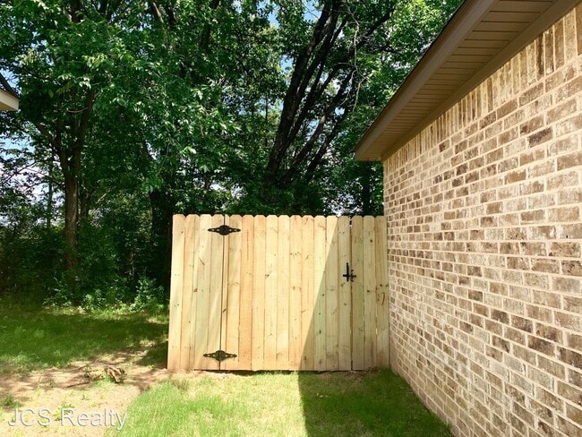 Building Photo - 3 br, 2 bath House - 328 Wolf Den