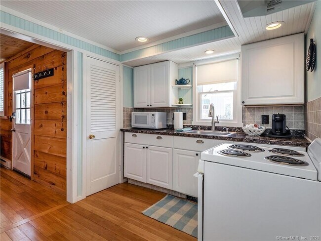 Building Photo - 6 Brunetto Grove