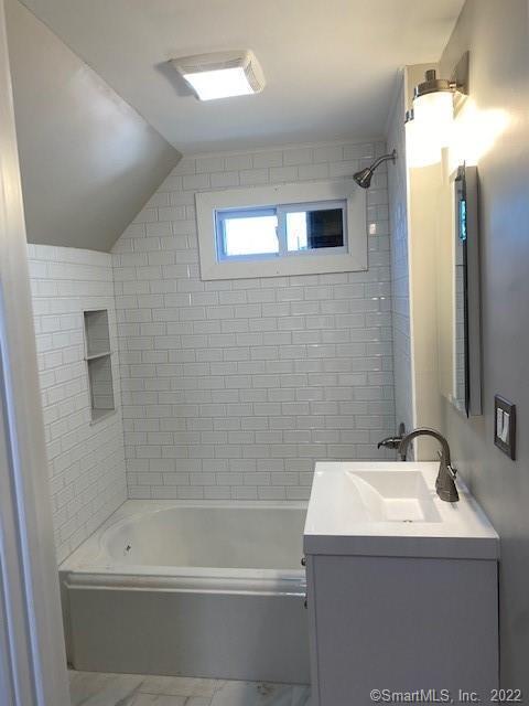 Building Photo - 223 Park Rd