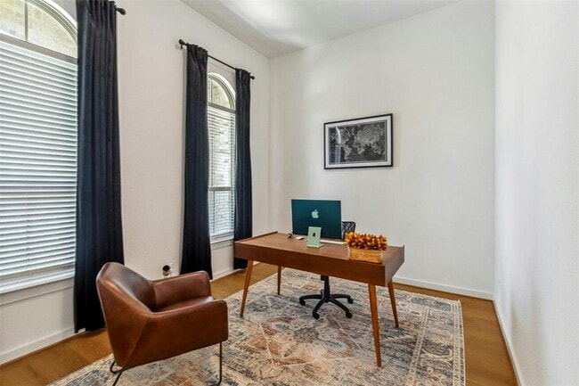 Building Photo - 104 Rainbow Vly Trl