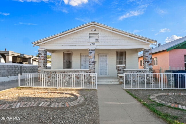 Building Photo - 3418 Yandell Dr