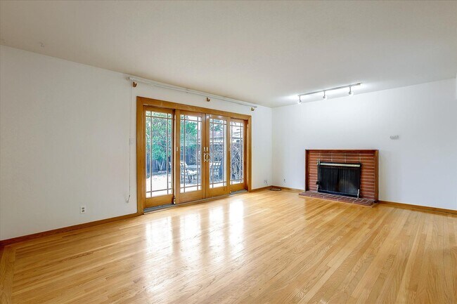 Building Photo - Santa Clara Home near Apple, Kaiser and Ma...