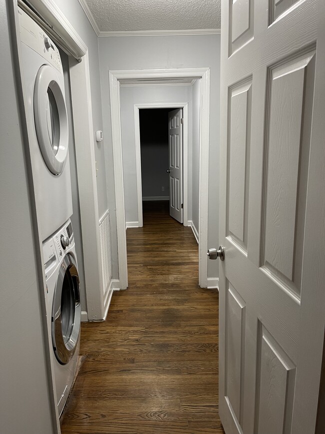 Building Photo - 273 Sims Dr