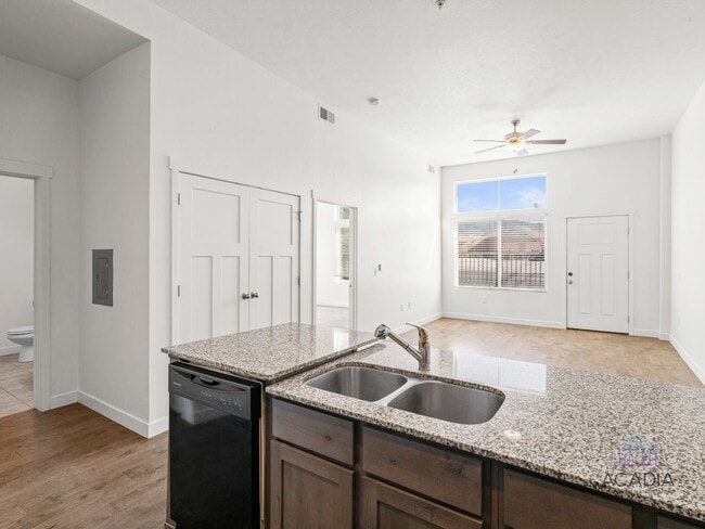 Building Photo - 172 W 1000 S