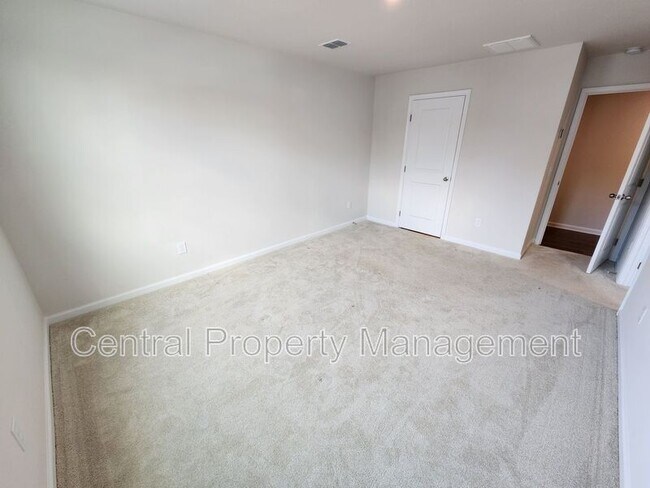 Building Photo - 165 Sarnesfield Wy