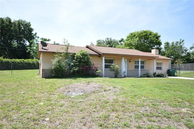 Building Photo - 2753 Foxdale Dr